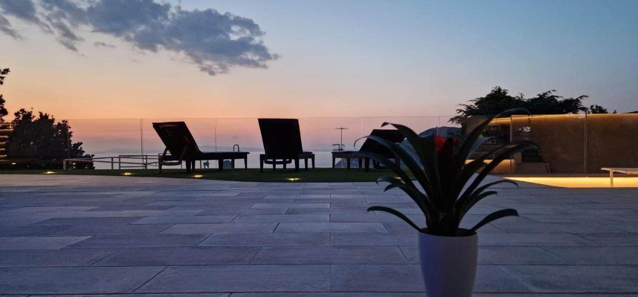En Suite Bedroom Blue Moon Piano di Sorrento Exterior photo