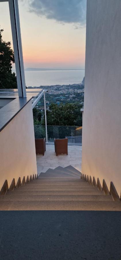 En Suite Bedroom Blue Moon Piano di Sorrento Exterior photo