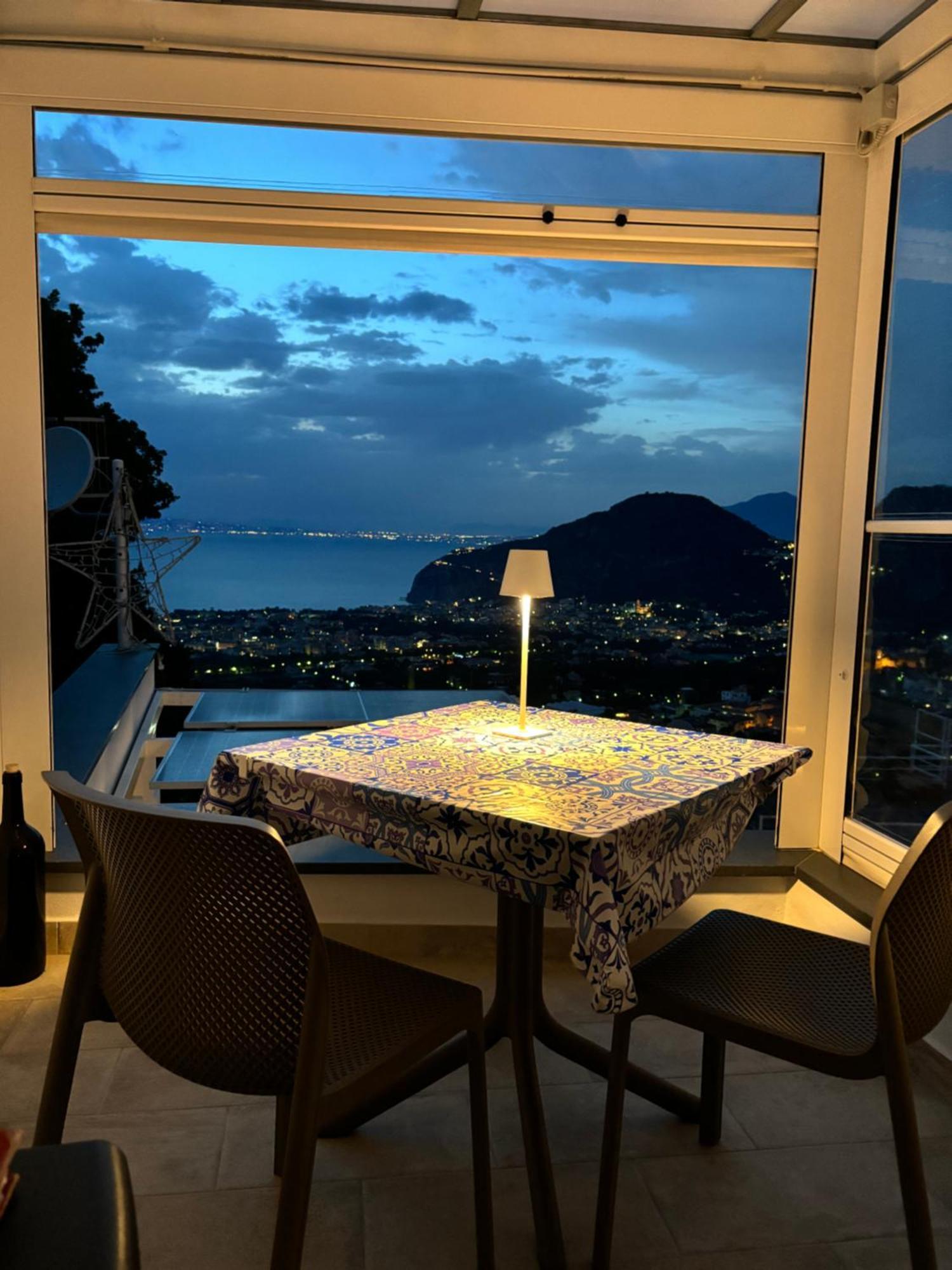 En Suite Bedroom Blue Moon Piano di Sorrento Exterior photo